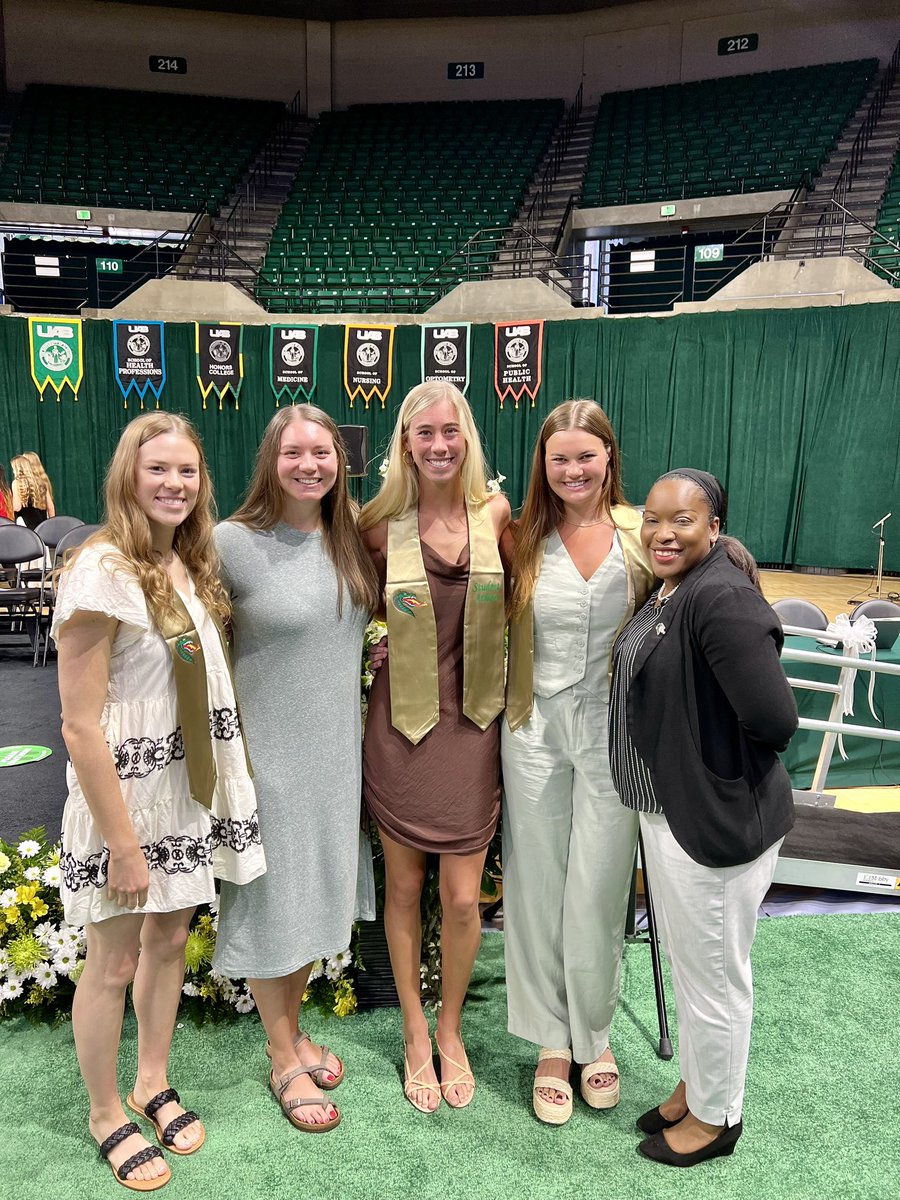 A special time for these graduates! 🎓 So proud of our 𝒔𝒕𝒖𝒅𝒆𝒏𝒕-athletes! #WinAsOne