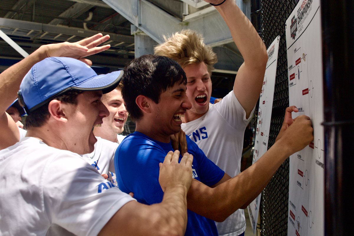 𝙎𝘼𝙄𝙉𝙏 𝙇𝙊𝙐𝙄𝙎 𝙎𝙐𝙍𝙑𝙄𝙑𝙀𝙎!

@SLU_Billikens wins a third-set tiebreak to clinch the 4-3 victory and a spot in the #A10MTEN semifinals!

🏆: atlantic10.com/MTEN24