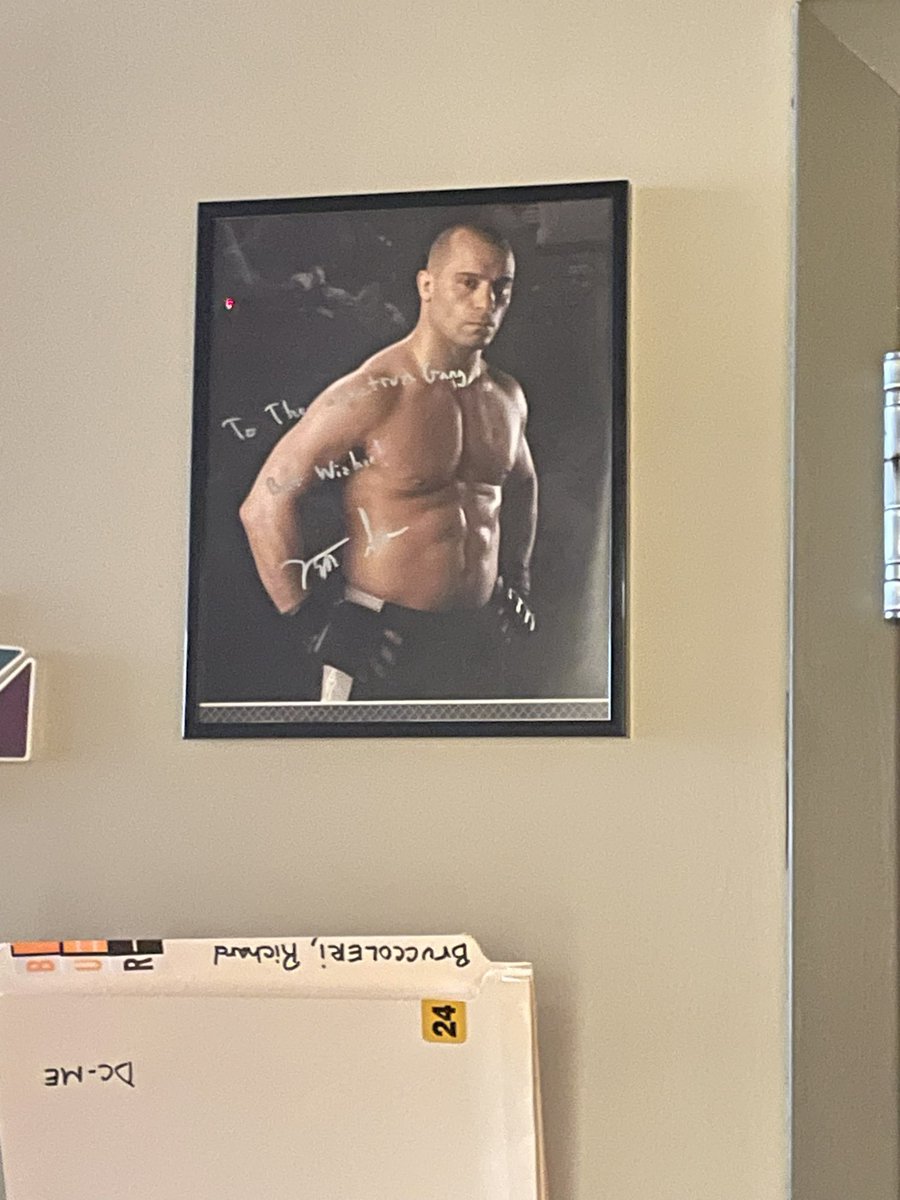 Here’s the thing about #LongIsland and #MMA: you never know when you’re going to walk into a random place and see a #UFC fighter’s photo on the wall. One day, it’s @funkmasterMMA in a pizza joint, the next it’s @MattSerra in a PT place.