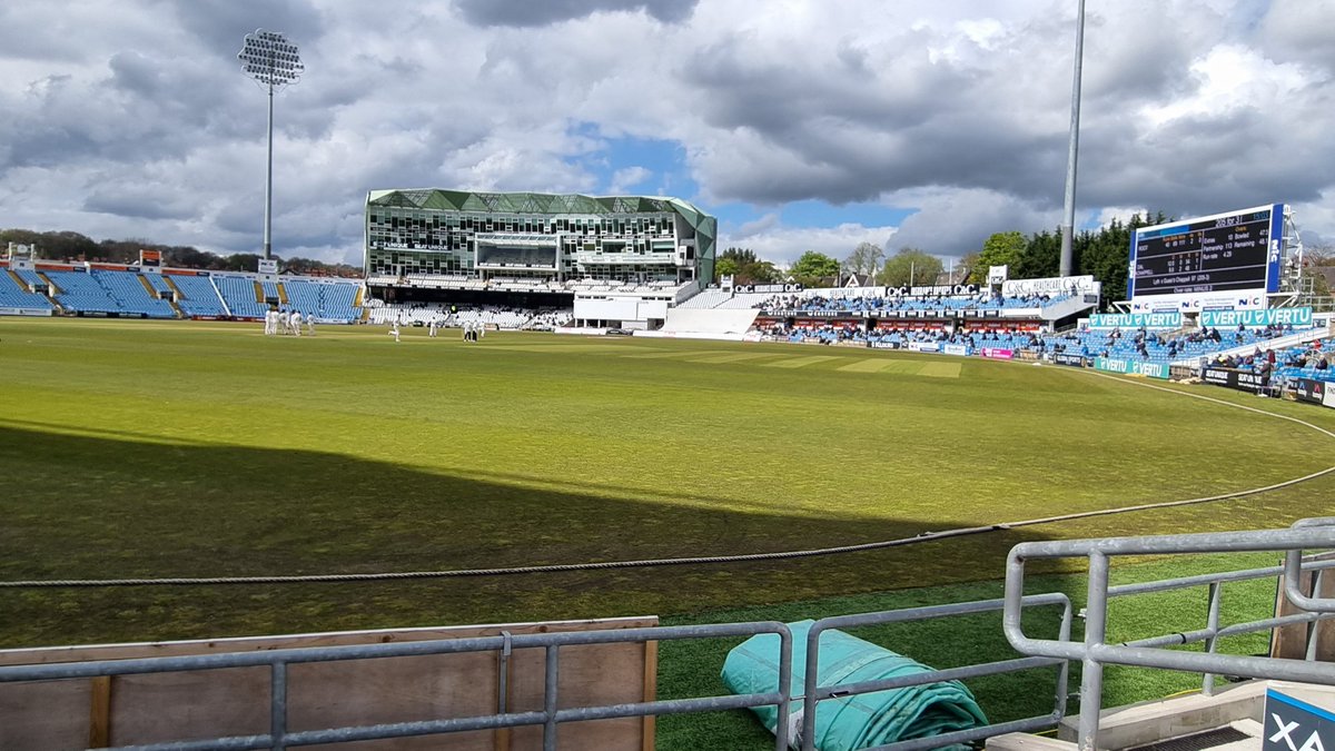 Took day off for @YorkshireCCC v @DerbyshireCCC at Headingley.
Very enjoyable to see Root & Brook getting stuck in before rain (again) made an easy finish.
#Countycricket