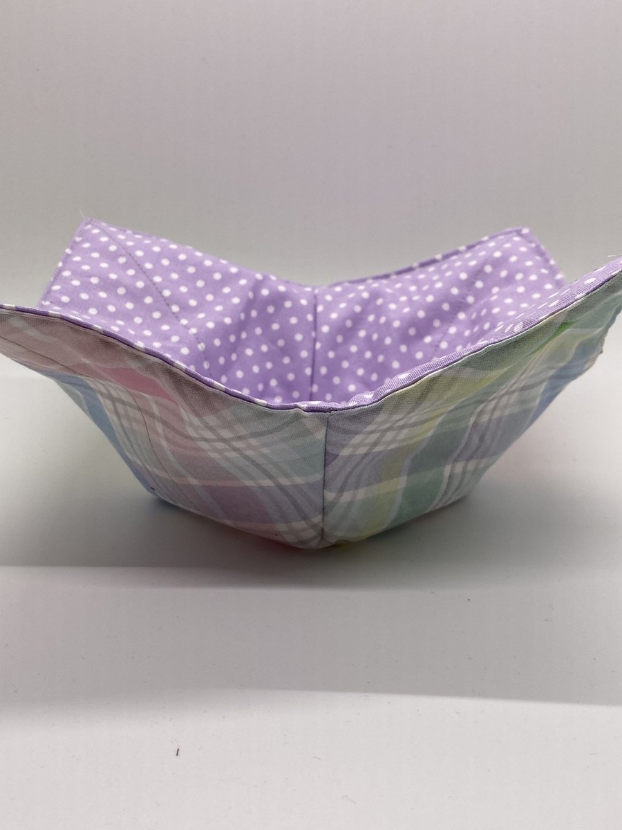 Microwave Bowl cozy, reversible Spring plaid bowl cozy, gifts, gift ideas, Easter, soup bowl cozy, Spring bowl cozy, plaid bowl cozy tuppu.net/809c949 #MemorialDay #July4th #MothersDay #KingdomWorkshop #GiftsforMom #giftsunder10 #Birthday