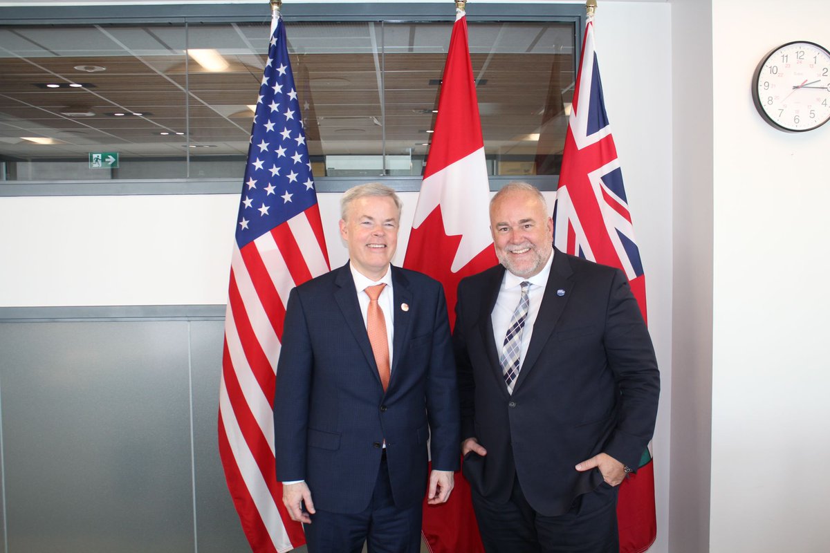 Great to meet with US Consul General Baxter to continue discussions about opportunities for collaboration on energy between Ontario and US. Lots to discuss as Ontario continues to expand our trading relationships across the US.