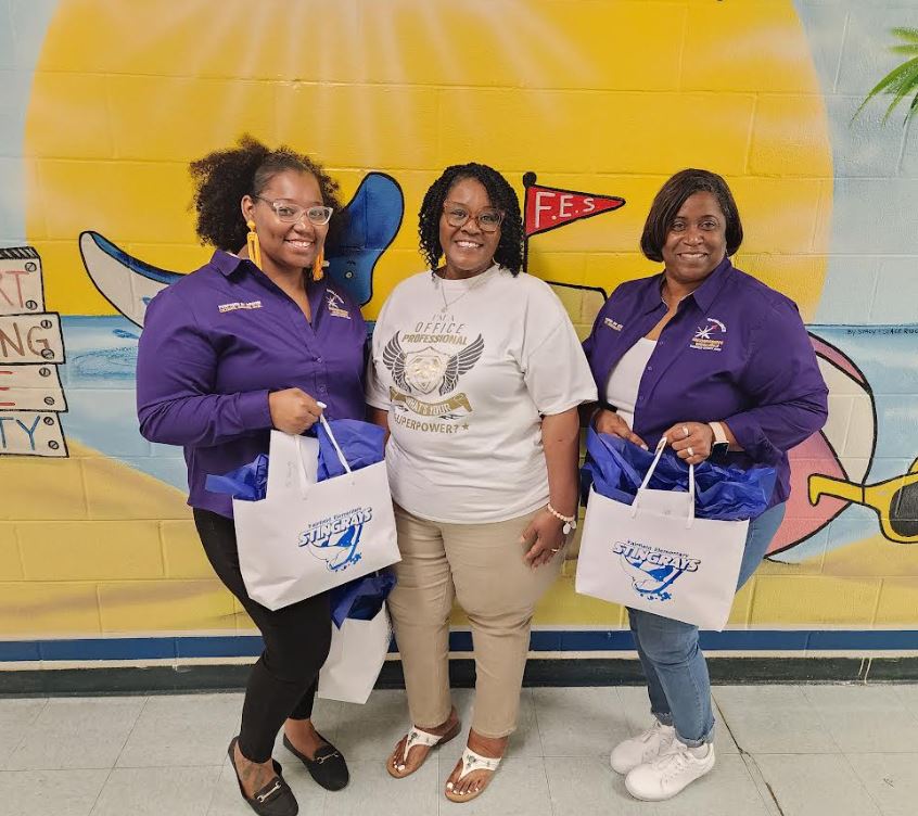 FESstingrays's tweet image. Administrative Professionals recognized with gifts today for their outstanding support of our school's mission and vision. Thank you Ms. Kennedy, Mrs. Banks and Ms. Cook.