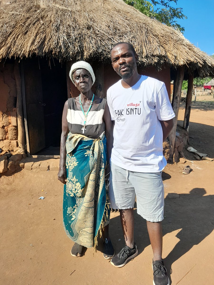 15 year old triplets at Matetsi secondary scl,live with their grany, pictured below. Tgry are appealing for Fees us$35 / term per child pending government approval of us$70/term per child. Anyone willing to help +263712336972-app +263774953004-calls. Retweet this message