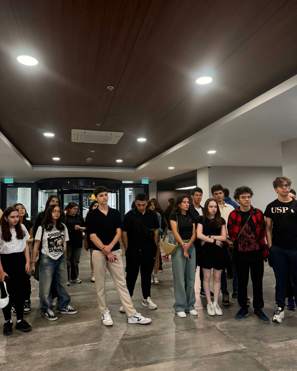 📌11. Sınıf öğrencilerimizle birlikte “Üniversite Tanıtım ve Kültür Turu” gezimizin 3. Gününde İstanbul’un çeşitli yerlerini gezip, Sabancı, Medipol, Yeditepe Üniversiteleriyle rehberlerimiz eşliğinde bilgilendirildik. 
<a href="/bahcesehir_k12/">Bahçeşehir Koleji</a> <a href="/ureyenerchngr/">Cihangir Üreyener</a> <a href="/hakanoztrk_/">Hakan Öztürk</a>