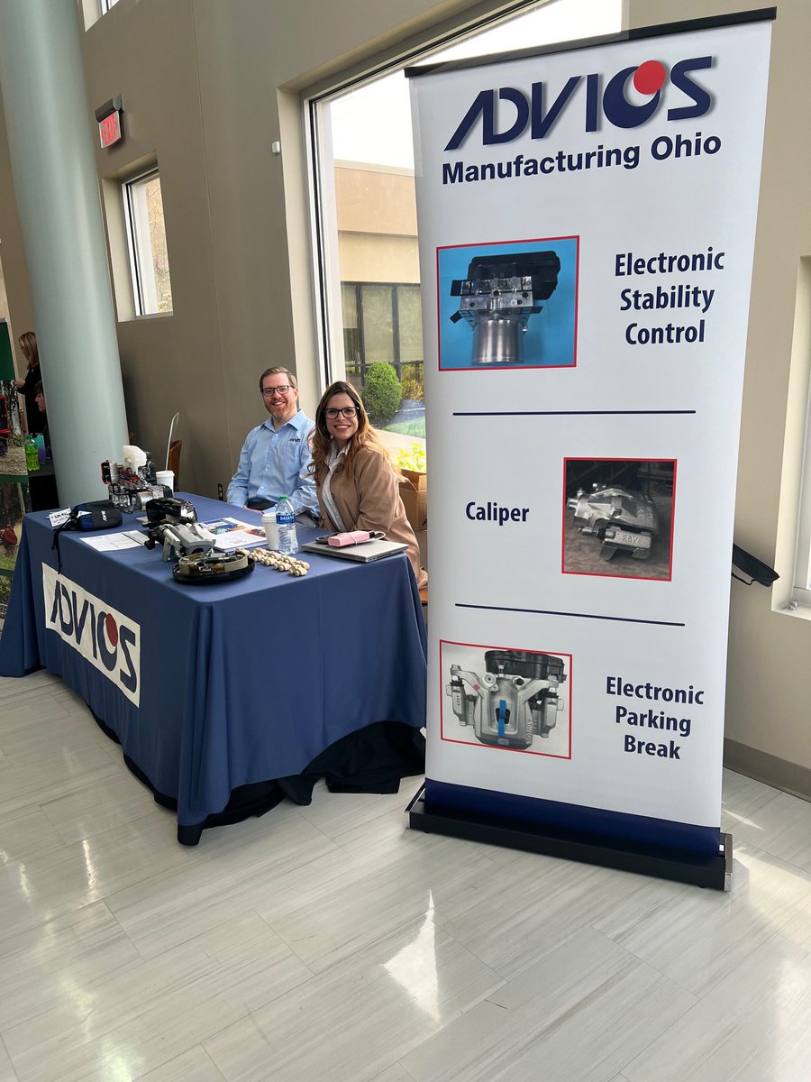 Thank you to multiple companies and @SinclairCC for providing these MHS Comets with the opportunity to learn about careers. They loved the robotics from Integrated Systems Technologies and would like to have them come to MHS next year! @MasonHSComets @cooperlearns @bobby__dodd