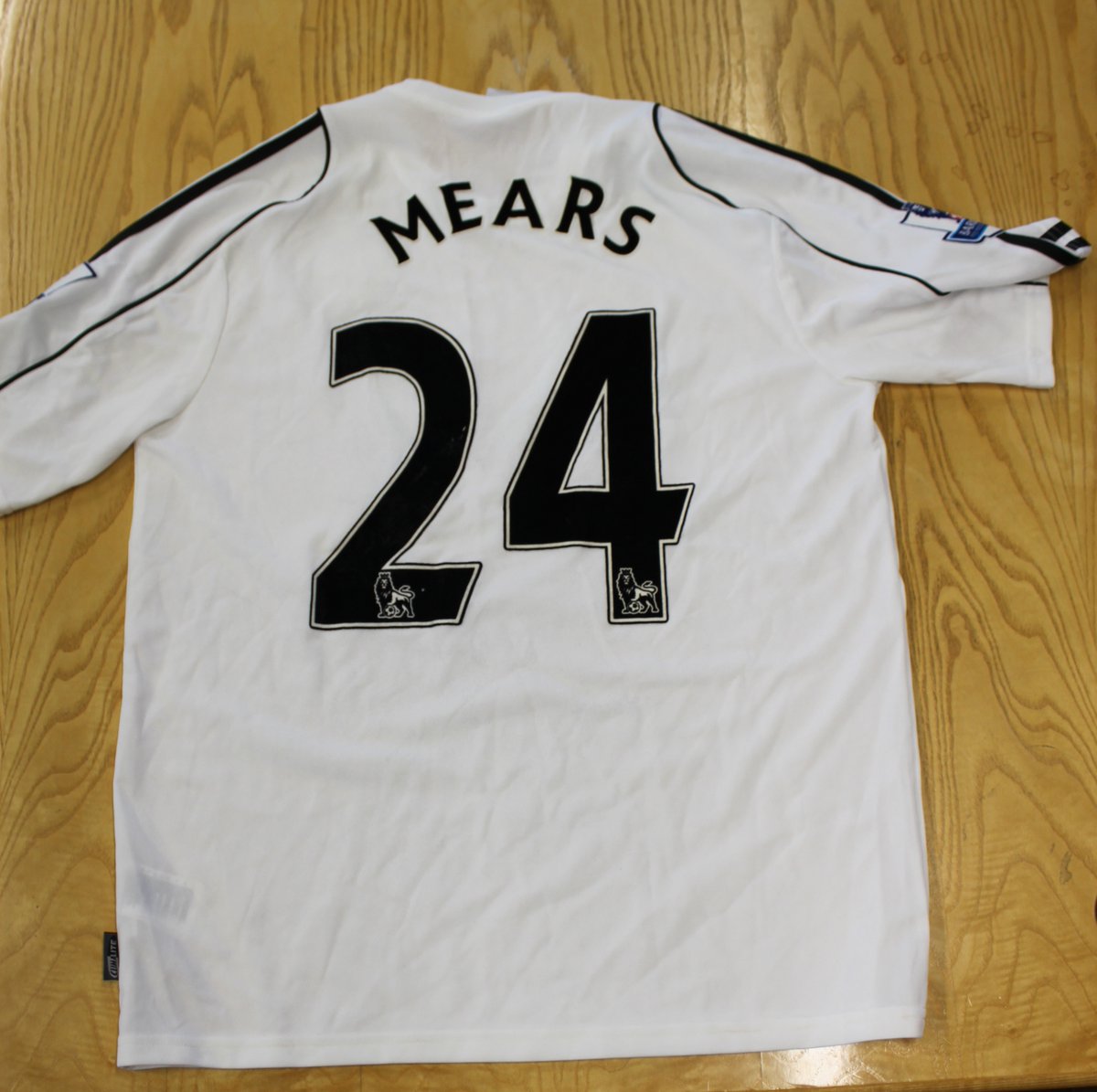 ⚽️ Look what we've found in our collection, a match-worn Derby County shirt from 2007-2008 just in time for #FootballShirtFriday and our season finale against Carlisle United tomorrow. Share your predicted scores in the comments. Come on you Rams! 🖤 🤍 #DCFC