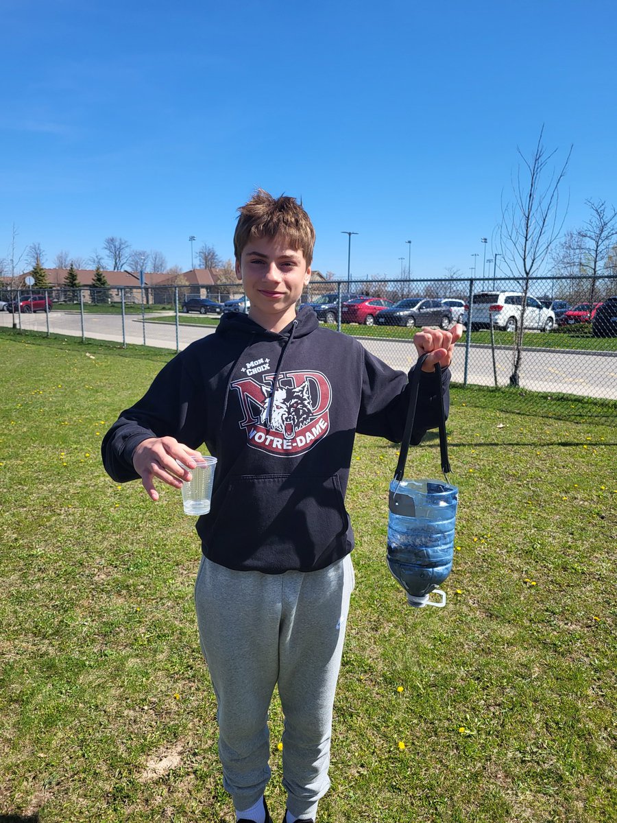 L'eau dans le réservoir Pittock, à Woodstock contient beaucoup d'impuretés.🚱  Les élèves de 8e ont créer des filtres avec des produits faciles à retrouver à la maison pour la nettoyer.  L'eau filtrée était transparente, incolore et inodore. 💧Beau travail! <a href="/ESCNotreDame/">École secondaire catholique Notre-Dame</a>