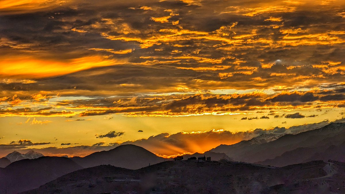 Embers of Dusk....a melting canvas #sunset #nature #LadakhKongka