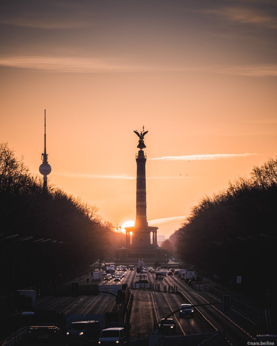 Have wonderful weekend ☀️ ✨ 🌇 📷 Instagram / naro.berlino #visitberlin #berlin