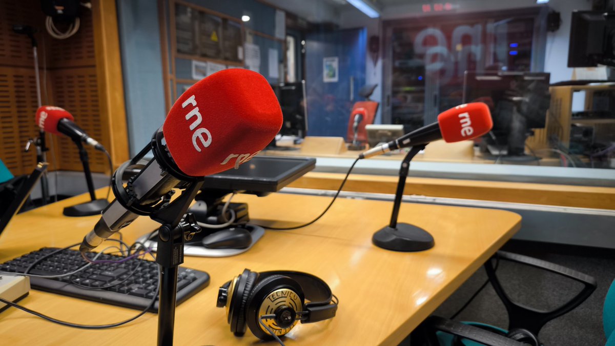 A punto de salir en @x3razonesRNE para hablar de talento rtve.es/radio/por-tres…