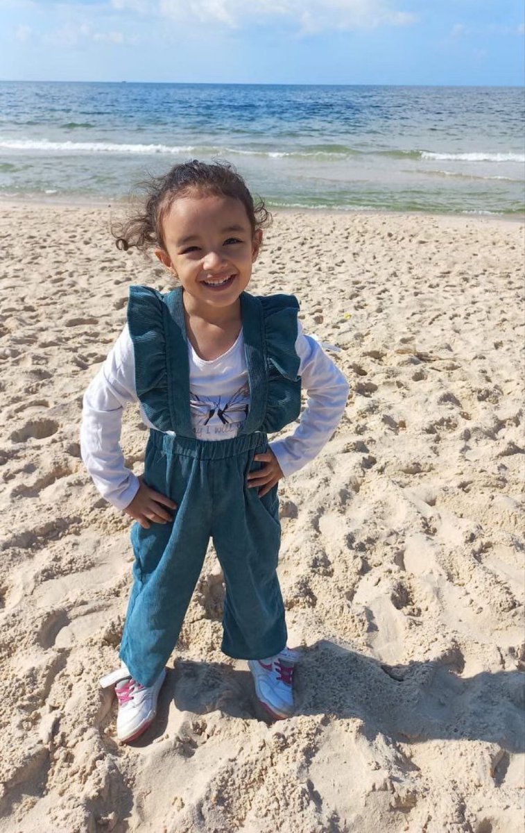 Hi @Israel 🤚🏻 Was this little girl a “Hamas Terrorist” since you killed her? #ColumbiaUniversity #IsraeliTerrorists