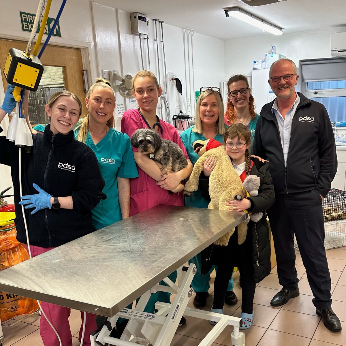 Rosie (9) and Poppy (9), have raised £67.50 for poorly #Pets, by making and selling loom bands at their school! The team at our #Leeds Pet Hospital looked after Rosie’s late dog, Roxie, who sadly passed away last year. This was Rosie’s way of thanking the team 🥰
