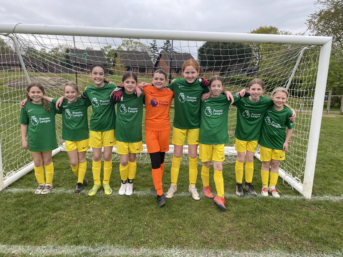 Well done to these ladies who took on @SouthwaterJA_PE in the County cup. The girls were unfortunately on the wrong side of the result but did themselves proud scoring two great goals 😊👏💚💛