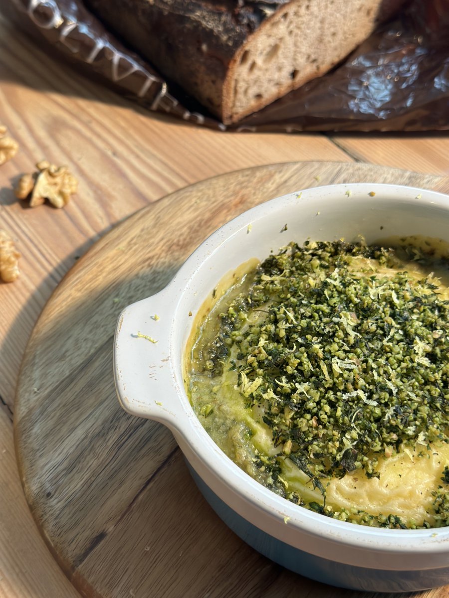 Baked Robiola with walnut and herb crumb 🌿🧀 Get the recipe: brnw.ch/21wJdC7