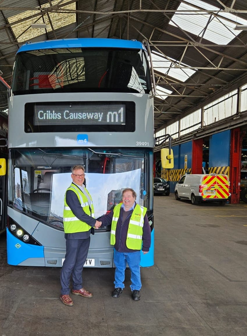 This afternoon I met with Doug Claringbold - Managing Director of First Bus West @FirstBSA. We spoke about the increase in frequency of the Y2 bus, but also concerns of residents about cuts to services such as the 459 and 936 in Winterbourne. We also discussed how connections