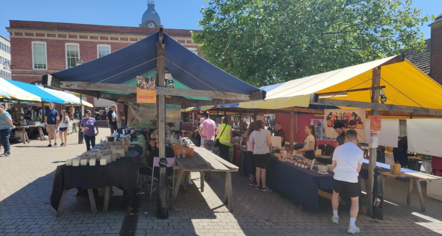 The Chesterfield Vegan Market offers amazing range of vegan products including sweet treats, jewellery, household goods, clothing, plastic free and zero waste solutions and a selection of hot food.

Find out more: dlvr.it/T63d1b

#LoveChesterfield #ChesterfieldEvents
