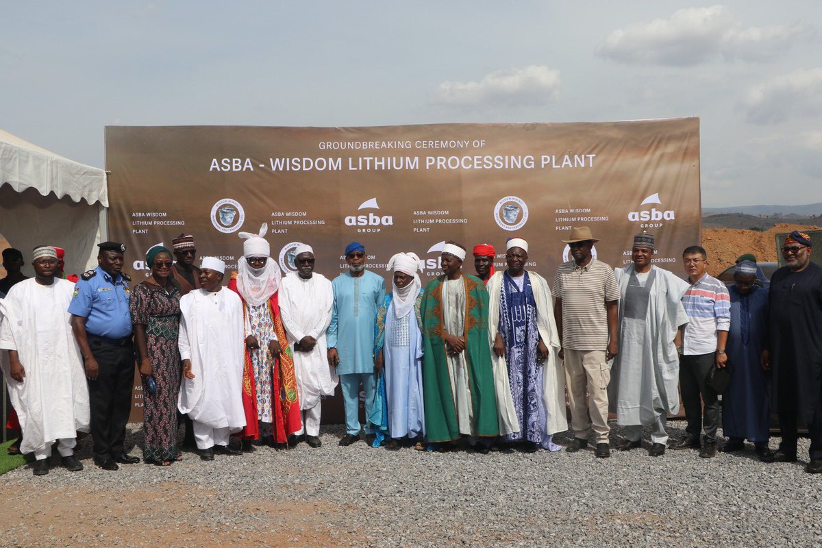 Itzassalfiy's tweet image. Hon. Minister of State, Steel Development, H.E. Uba Maigari Ahmadu, graced ASBA Group&apos;s groundbreaking ceremony for their new lithium processing plant yesterday.

A significant step towards sustainable energy solutions.

#ASBAGroup #LithiumProcessing #SustainableEnergy