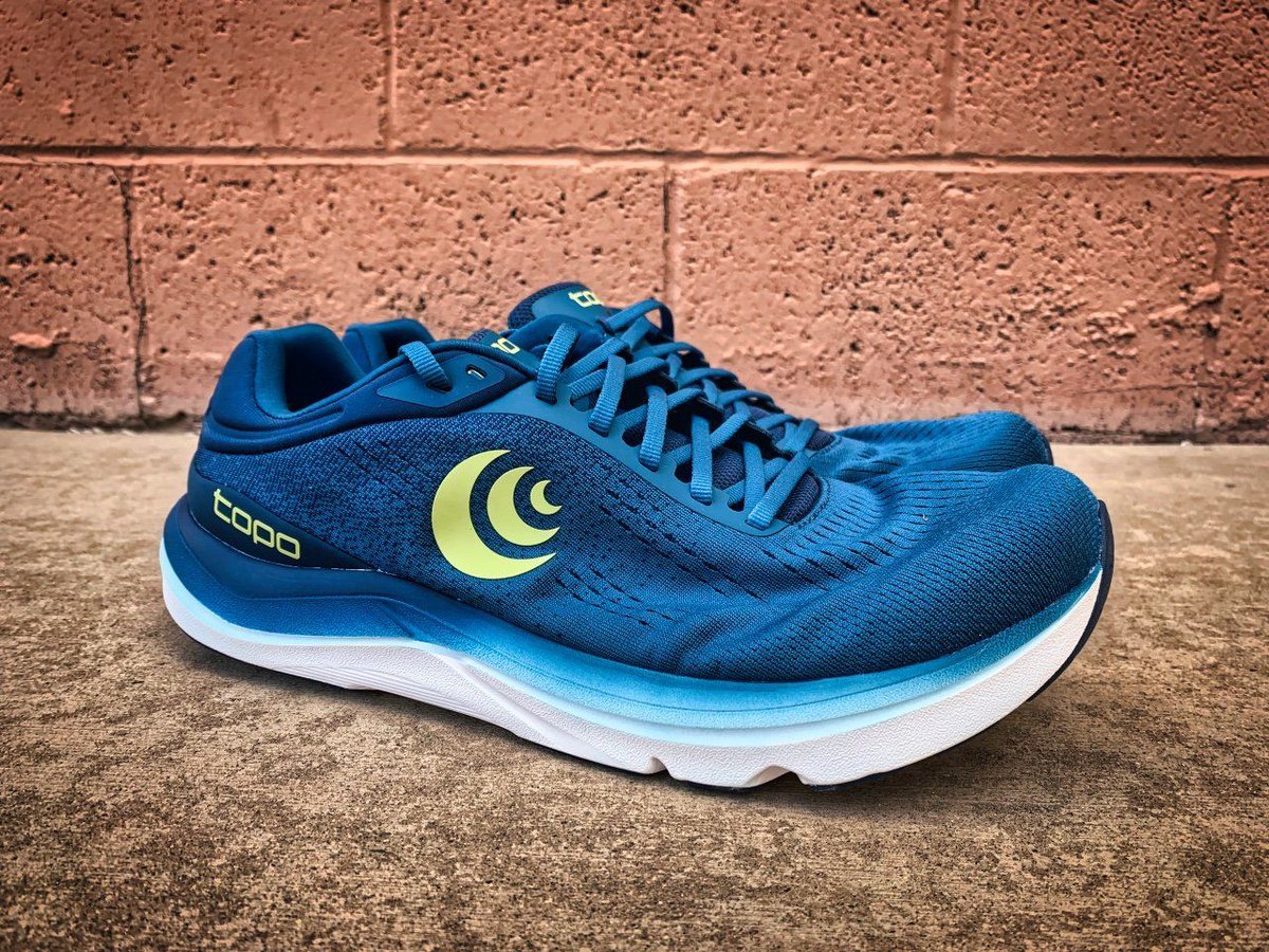 The Topo Athletic Magnify 5 is a zero-drop daily trainer that provides enough midsole to protect your feet on those easy miles of both running and your daily walks. And with the price of $135, this shoe can be very appealing compared to other daily t - bit.ly/3xV5VQJ