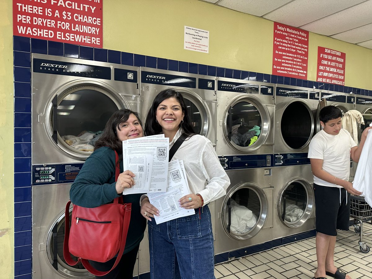 My reporting partner @wendyselene & I spent four days in Cloverleaf handing out printed flyers that contained resources on how to prepare and stay safe during a chemical emergency and info on how residents could connect with local organizations and become civically engaged.