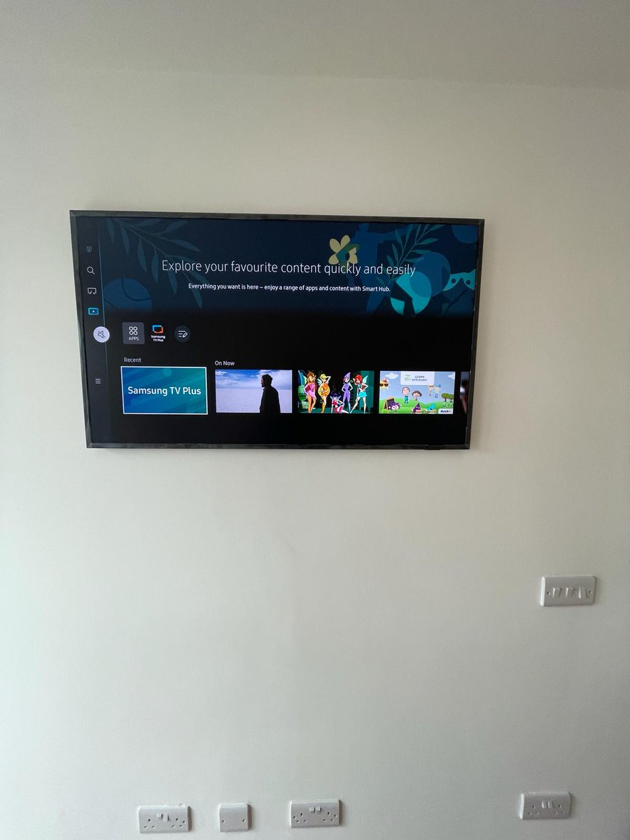 Your favorite shows deserve the spotlight. 🌟 #tvinstallation #hometv #homecinema #audioinstallation #homecinemainstalls #homecinemadesign #wallmount #nocables #dublinireland #homecinemasystem #wifi #audiosetup #homecinemaproject #tvinstallers #cctvt