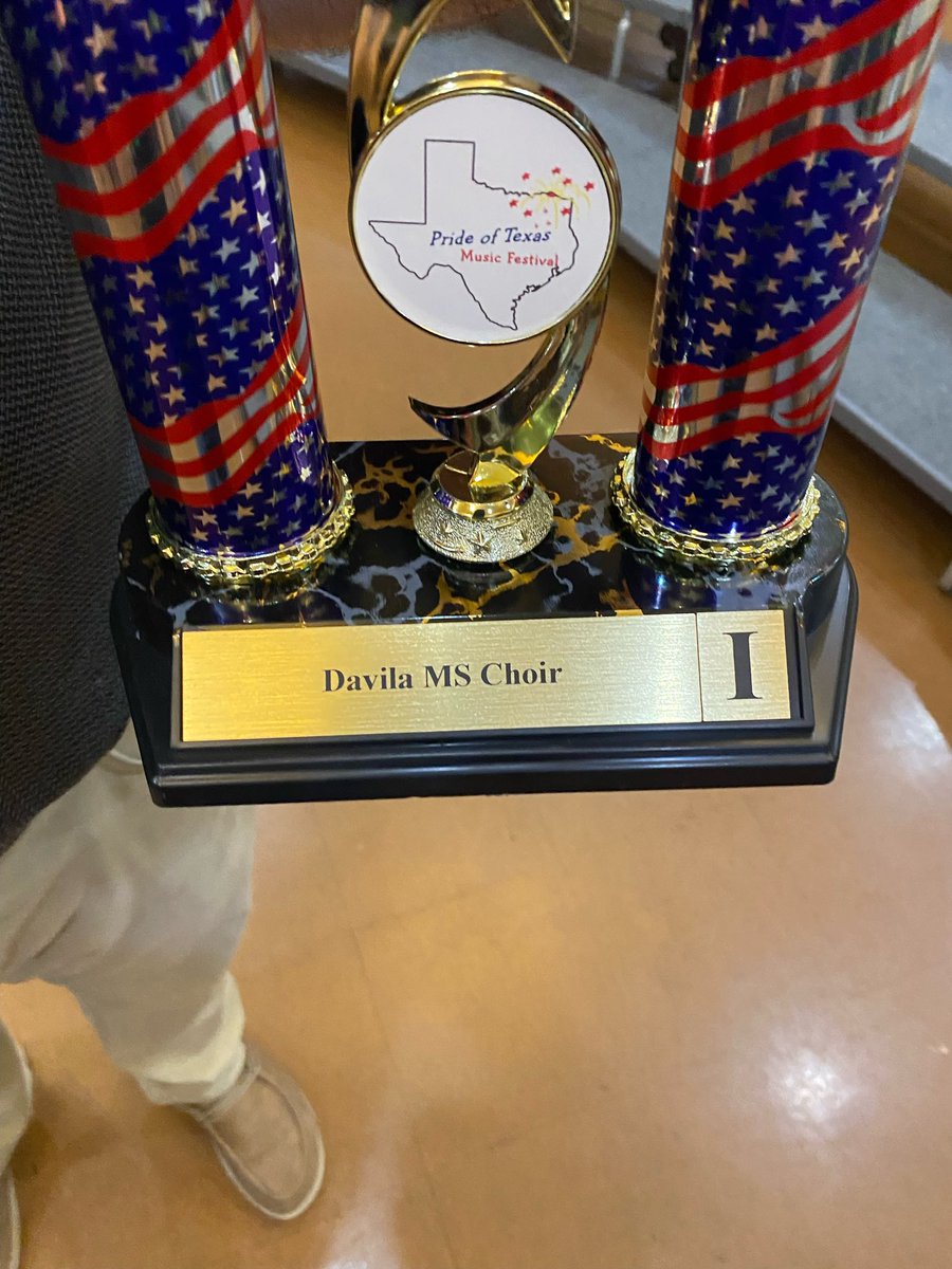On Friday April 26th, the Davila Choir went to Houston and performed at the Pride of Texas Music Festival.  They have been working hard, and we are proud to say that the Judges gave them a 1 rating.