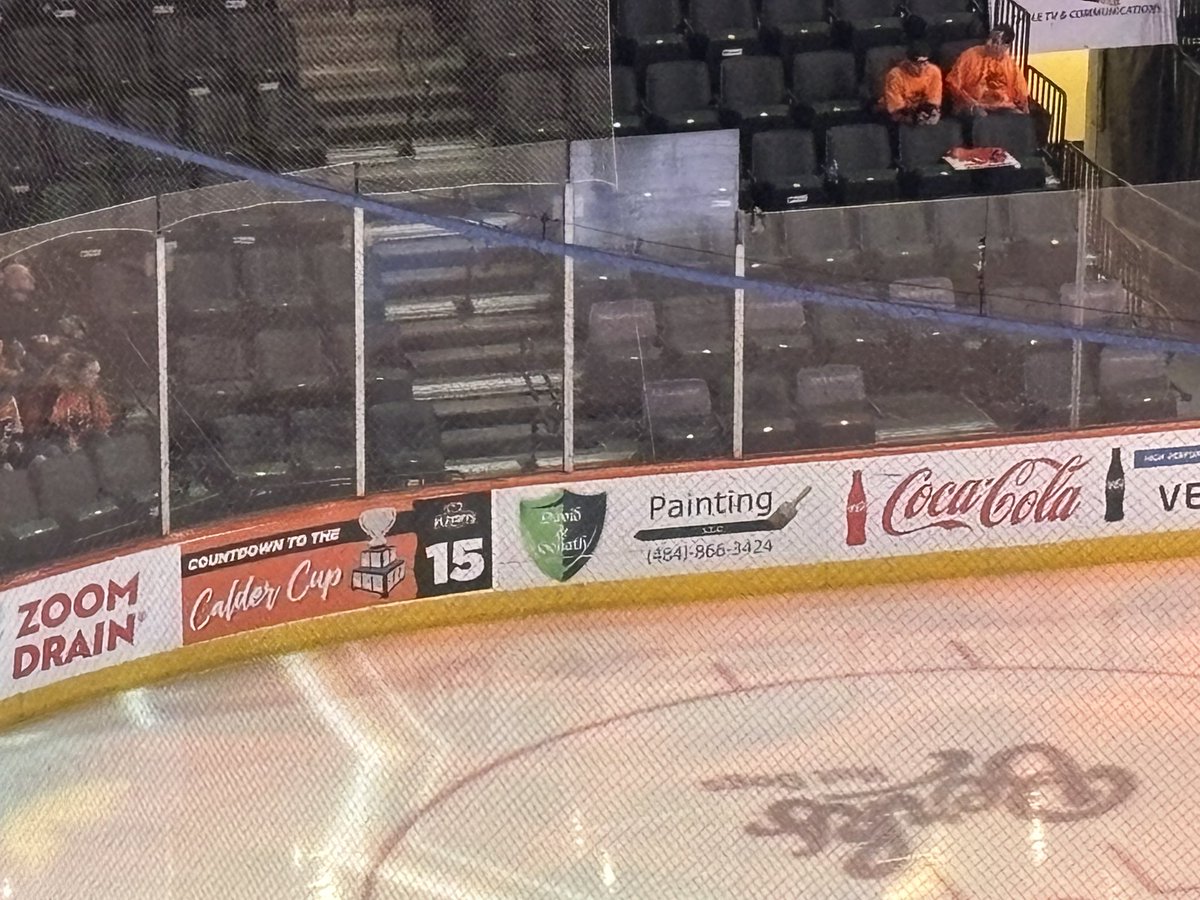 The “Coutdown to the Calder Cup” ad is in the right corner here at PPL Center. 

Each number peels off after each win for the @LVPhantoms 

@MaherMediaCo | #ShowYourFlyer