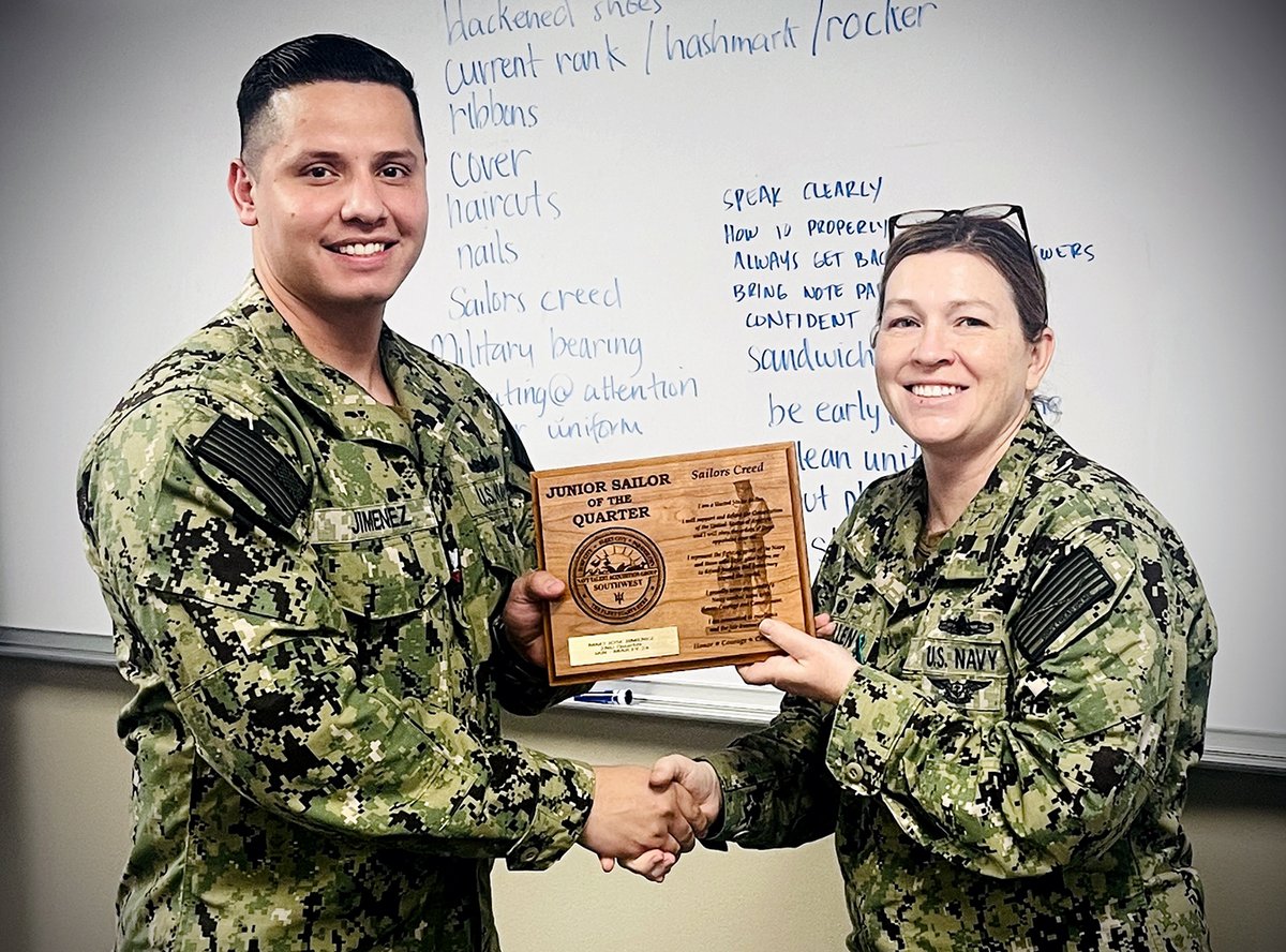 Congratulations to Machinist's Mate 2nd Class Jose L. Jimenez for being selected as the NTAG Southwest Junior Sailor of the Quarter, 2nd Quarter. NTAG Southwest’s CO Cmdr. Elizabeth McMullen presented the award plaque April 25, 2024.
#ForgedByTheSea #AmericasNavy @NETC_HQ #USNavy