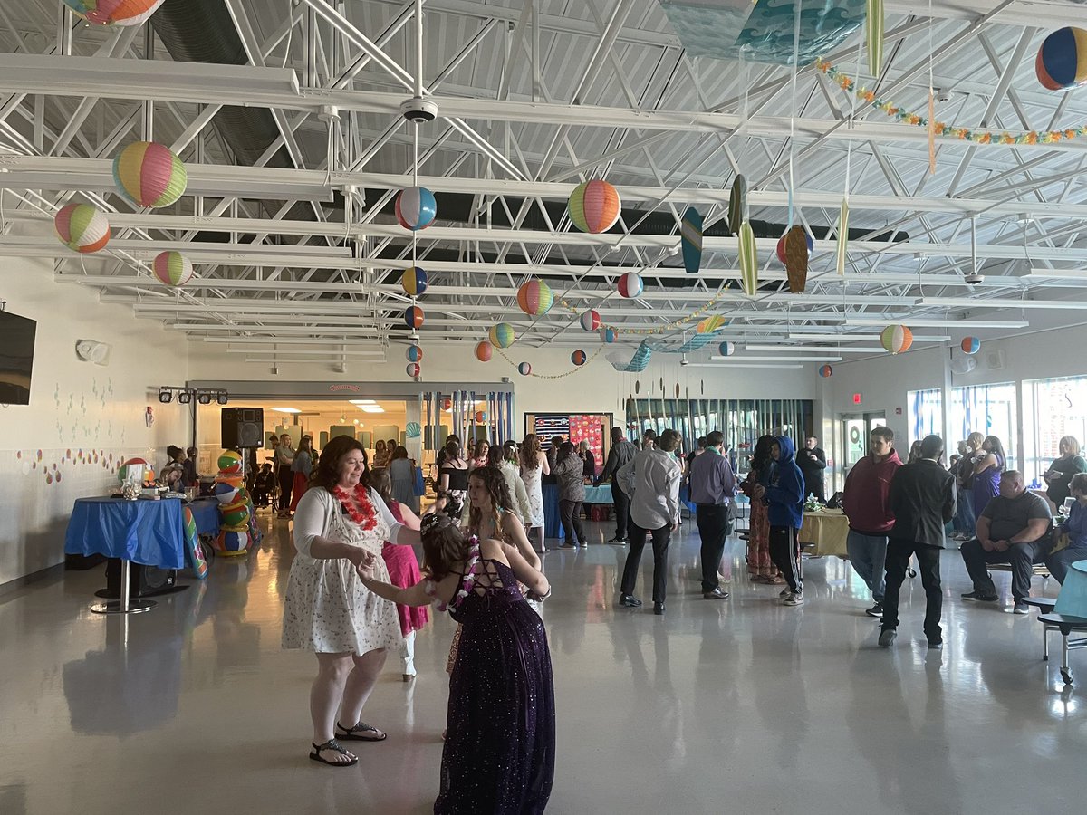 Everyone is having a blast at the By The Sea Prom! Thank you to our South Rebel Buddies for sponsoring such a fun event. Great to see so many team members from across @wcpsmd at this special Friday evening event!