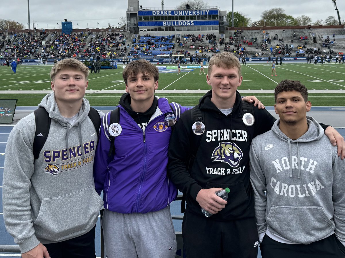 Congratulations to our 4x200m Relay!  14th place 1:30.24

More to come tomorrow in the Shuttle Hurdle Relay and 4x100m Relay!

#BlueOvalAttitude #TigerPride #SpeedCulture