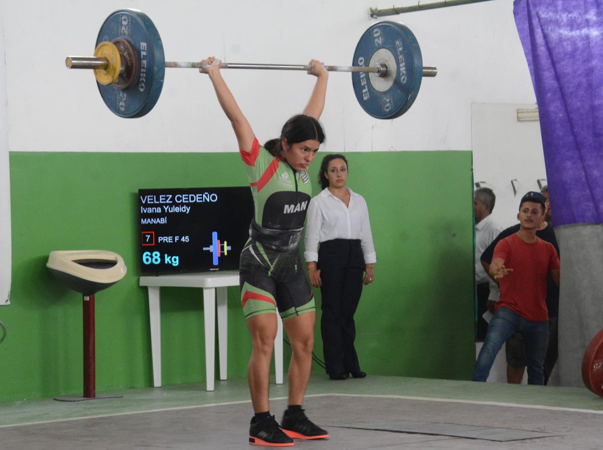 DoloresLoorEc's tweet photo. Hoy recordé el tiempo que le dediqué a la halterofilia en mi juventud, me vi reflejada en Ivana Vélez, quien alcanzó tres medallas de oro en el Nacional Prejuvenil Sub 17 que se ejecuta en Portoviejo. Felicidades guerrera manaba, sigue cosechando triunfos. 🏋🏻‍♀️

#LaFuerzaDeManabí https://t.co/wclXmjrAcH