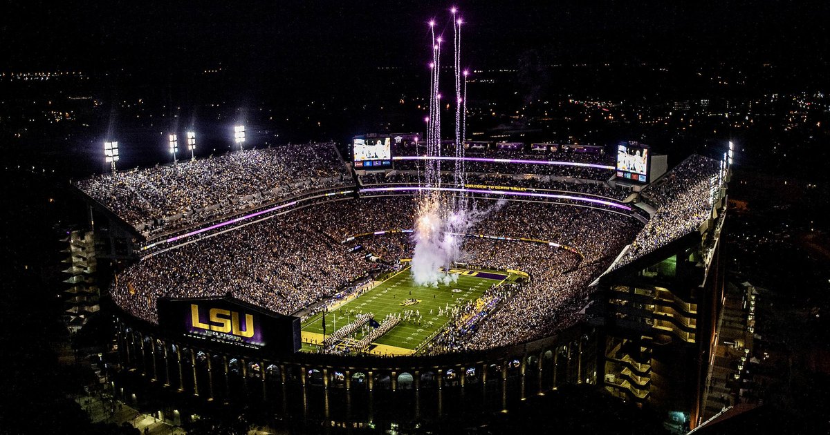 cfbcampustour's tweet photo. What is your top bucket list stadium in each time zone? Example:

Eastern: Beaver Stadium (Penn State)
Central: Tiger Stadium (LSU)
Mountain: LaVell Edwards Stadium (BYU)
Pacific: Husky Stadium (Washington)

(And Hawaii’s Ching Complex in the Hawaiian time zone of course 🤙) https://t.co/9FJhy1mRhC