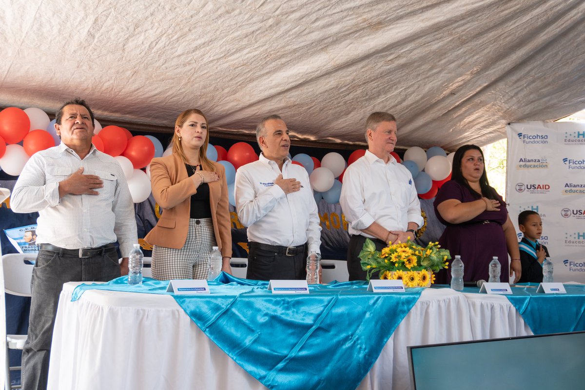 El Encargado de Negocios, Roy Perrin, participó en la inauguración de la escuela número 15 de las 24 que están siendo renovadas por @GrupoFicohsa bajo la #AlianzaPorLaEducación. ¡Juntos estamos haciendo posible que la niñez hondureña tenga un futuro mejor!