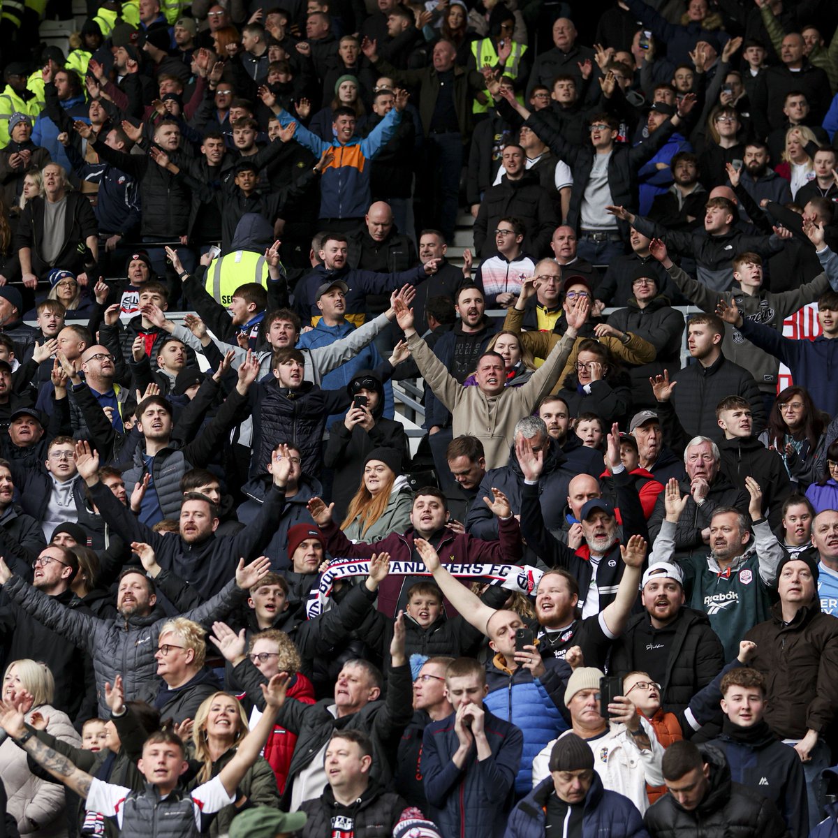 Safe trip to everyone making the early trip this morning 👏 We'll see you later 👋 #bwfc