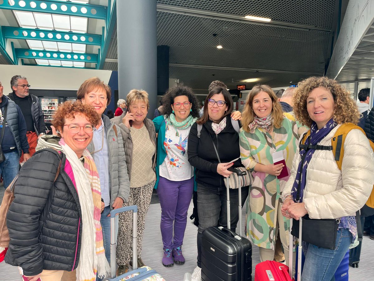 Comenzamos el viaje a campamentos saharauis de la mano de @basqueskola y @euskalfondoa1.

Talleres para el empoderamiento político de mujeres y una oportunidad para seguir estrechando vínculos con el pueblo saharaui.