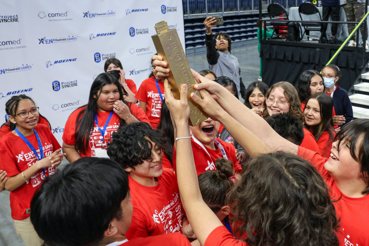 We want to congratulate all the students who participated in the ENpowered Games with @projectsyncere. We look forward to seeing what your talents will create in the future! #ProjectSYNCERE #ENpoweredGames #STEMChallenge #WintrustArena
