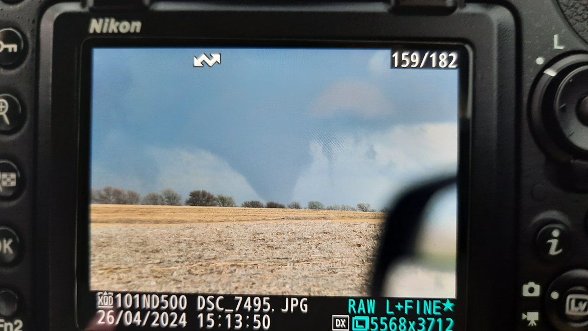 hippiestrmchsr's tweet photo. Here are the other tornadoes from around Waverly and points northeast.  Including a set of twins briefly.  One dying tornado as the other was touching down. https://t.co/bx4THQxYna
