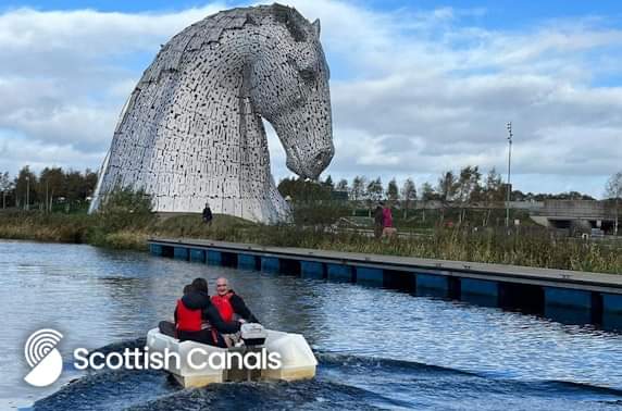 𝗘𝗟𝗘𝗖𝗧𝗥𝗜𝗖 𝗕𝗢𝗔𝗧 𝗥𝗜𝗗𝗘𝗦
𝗔𝗧 𝗧𝗛𝗘 𝗞𝗘𝗟𝗣𝗜𝗘𝗦

Enjoy a guided 20 min punt along the canal and see #TheKelpies from a different perspective! 🐴🐴

𝙊𝙥𝙚𝙧𝙖𝙩𝙞𝙣𝙜
Sat 27th April:
10am-2.30pm  
5pm-8pm

2 people per boat @ £5 pp

Any queries, call 07392 191 387