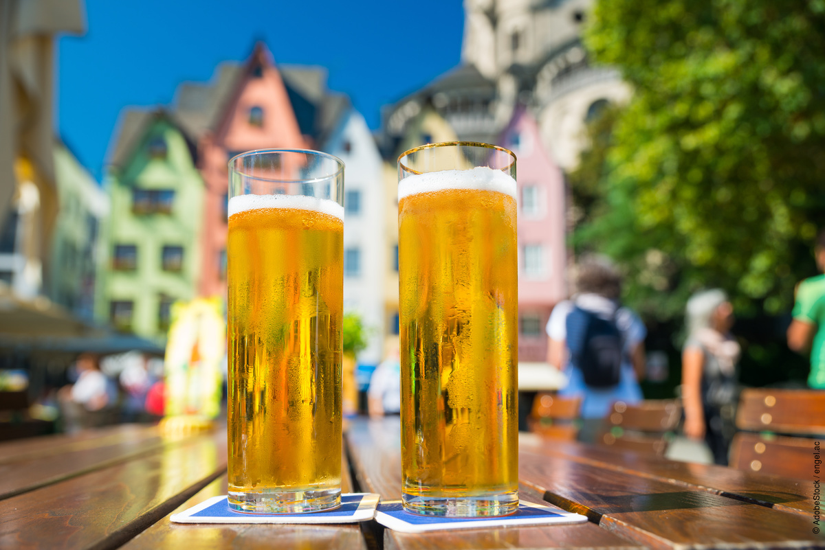 Wist je dat Duitsers de vrije avond na een werkdag 'Feierabend' noemen? 😃 Een mooi excuus voor een Duits biertje, toch?🍻 #DuitslandDichtbij