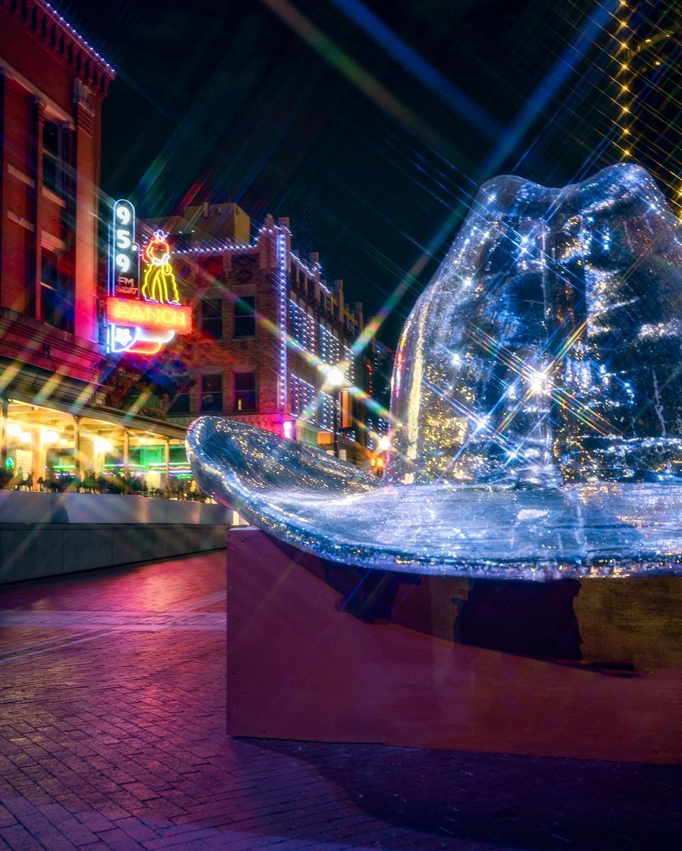 Yeehaw 🪩🤠 📸: @itsdarah 📍: @sundancesquare