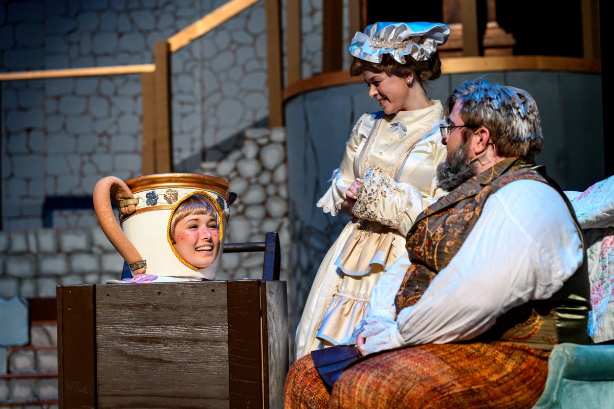 Tonight draws open the curtain on the Drama Club's 'Beauty and the Beast' spring musical production @HatfieldHall. Two shows are also planned Sat. (1:30 & 7:30 pm) & a Sun. matinee (1:30 pm). It looks like a delightful show. #rosehulman