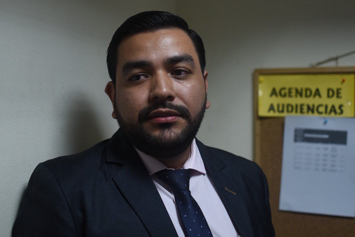 🚨INOCENTE 🚨 Tribunal no condena a Eduardo Pantaleón, el fiscal que investigó el Libramiento de Chimaltenango. El MP de Consuelo Porras lo persiguió por dos delitos que no pudo demostrar en el juicio. @Davidck7 ✍🏽