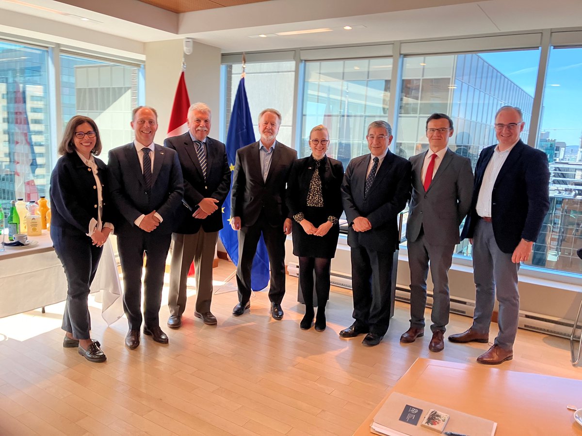 Inspiring discussions with top Canadian trade experts on the future of transatlantic economic relations in Ottawa at @EUinCanada - Many thanks to @SteveVerheul, @JTFried, David Plunkett, Patrick Leblond @CnTellier and ClaireCiteau @EUCCAN_ @PaulineWeinz @Lucian_Cernat @Canada2EU