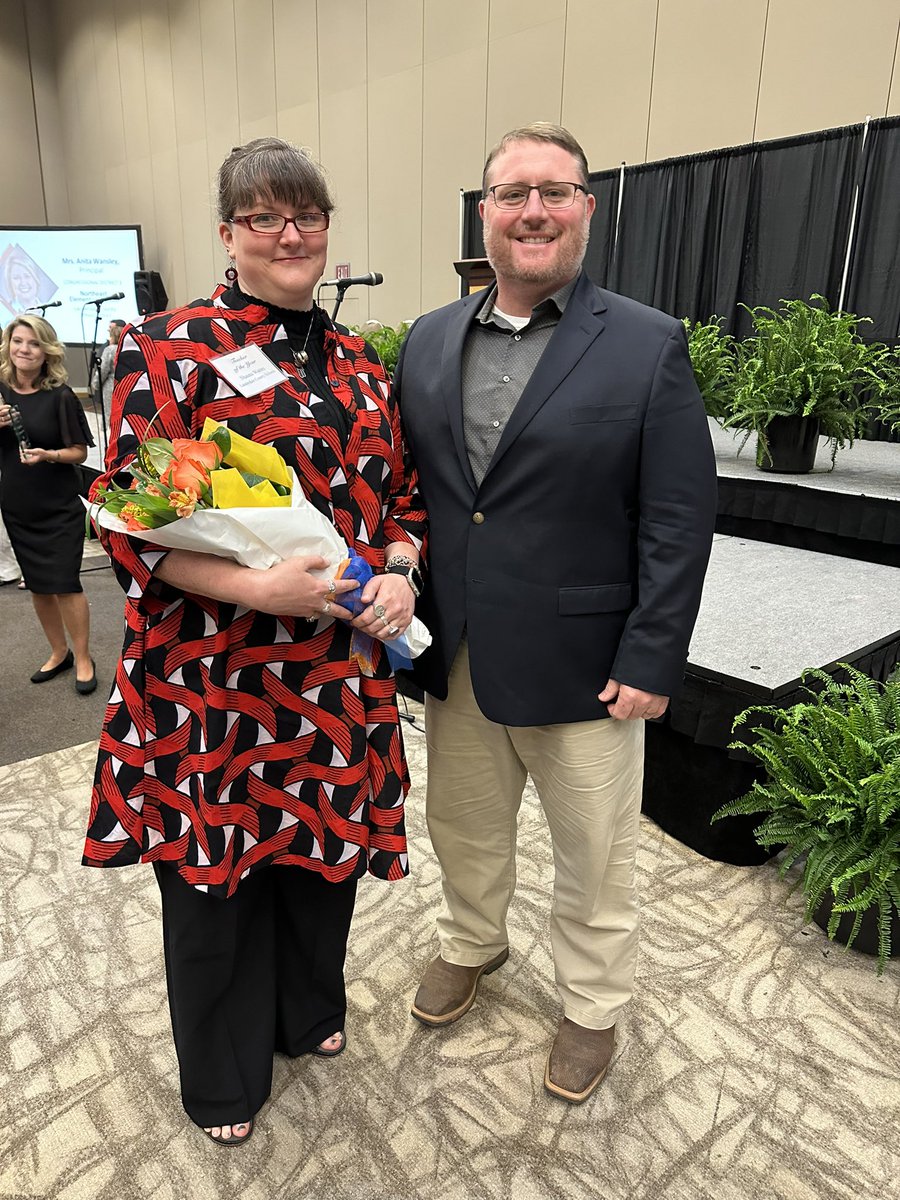 Congrats to one of the absolute best in the business! It is an honor to work with you! Congratulations on 2024 MS Teacher of the Year Ms. Waters! #uKnighted