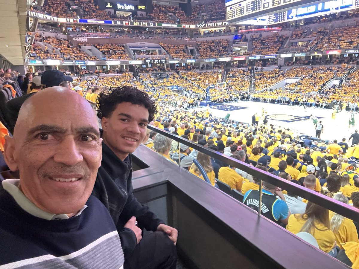 We are in Indianapolis for the Butler Spring Game tomorrow. Tonight @justin_dungy and I are getting an extra treat—Pacers playoff basketball🔥The atmosphere is electric and the Pacers are off to a good start.