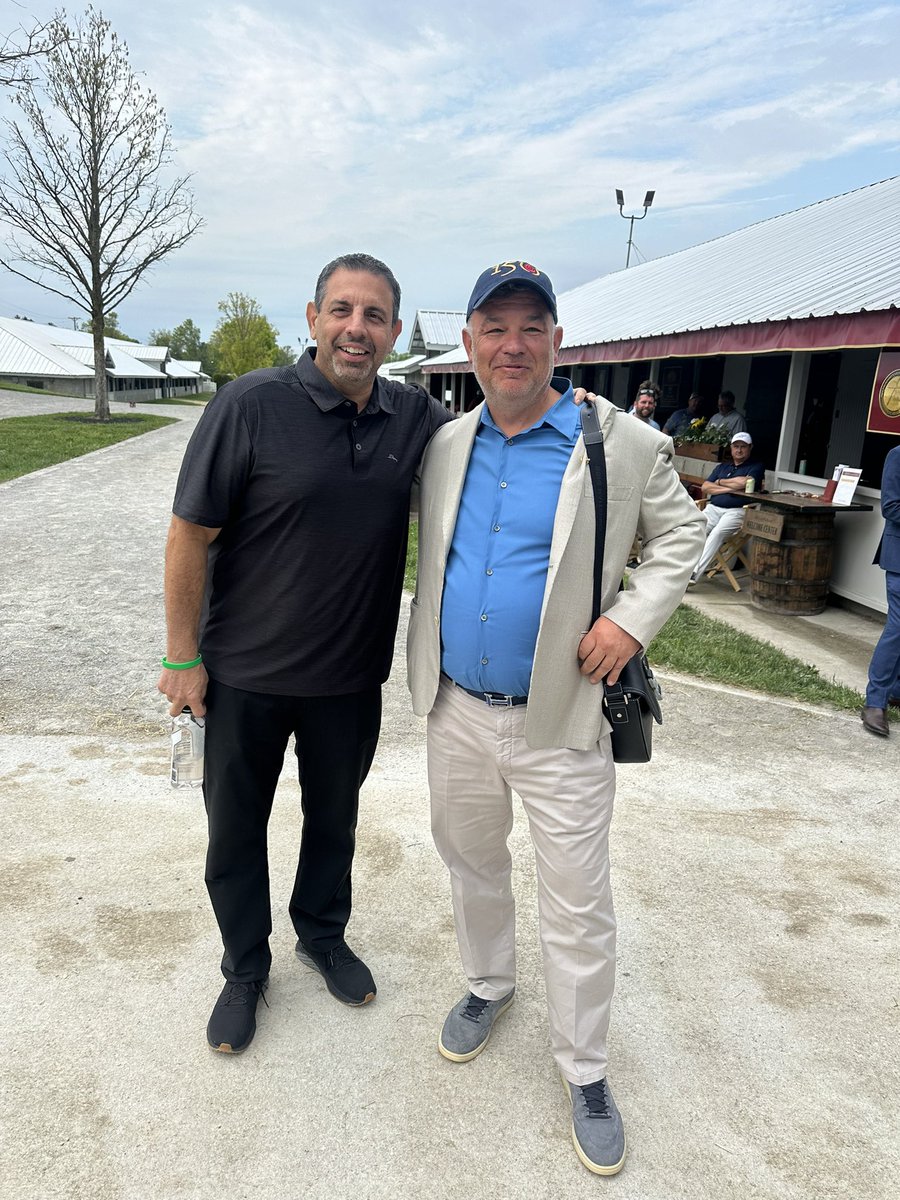 The best part about Keeneland are the racing fans. No matter how busy I am as Commissioner I always make time to take a picture with all the Repole Stable fans. I am happy to announce that young John @jstewartrr has been named Repole Stable fan of the month. 😂😂😂😂🤣🤣🤣🤣