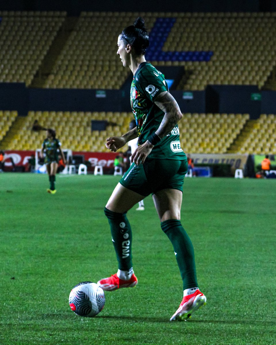 🐯Tigres vs Juarez FC 🐎Jornada 8 Pendiente.
1-0. Gol de @lizbethovalle11
#ligabbvamxfemenil @clubtigresfemenil @fcjuarezfemenil @porellas_pd 
📸 @damian_arnold__ @dam_drapper