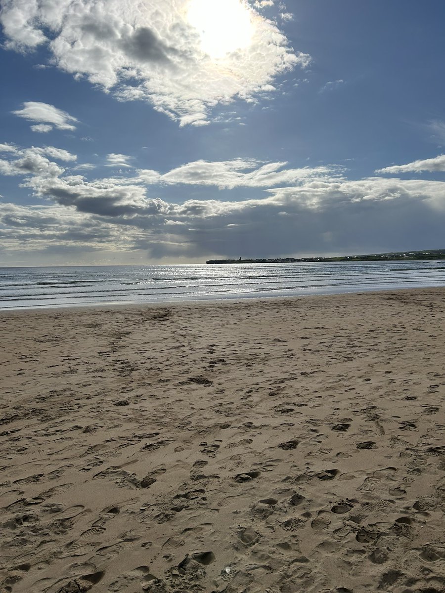 Is there anywhere better than Lahinch on a Friday afternoon when the sun shines! #LAhinch #Summeriscoming #home