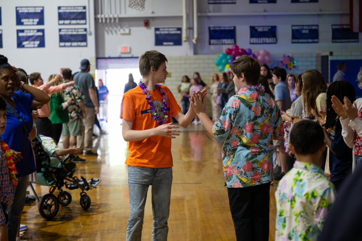 🌸 SPRING FLING | @WestportMS hosted an MSD Spring Fling Friday for students with moderate to severe disabilities from across JCPS. Students came together for dancing, fellowship, and fun! #WeAreJCPS