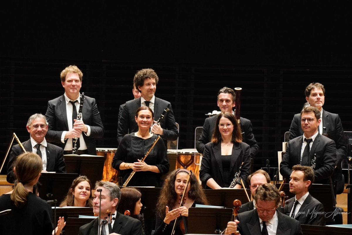 🎶 Bravo @PhilharRF & @ChoeurRF conducted by #MirgaGražinytėTyla with #soprano #MaryElizabethWilliams for this wonderful #concert at @philharmonie de #Paris ! 👏👏👏
🎼 #LiliBoulanger 
🎼 #RomualdasGražinis
🎼 #Bruckner #Symphony6
📷 @helene_mahln - 2024 apr.26
#ClassicalMusic